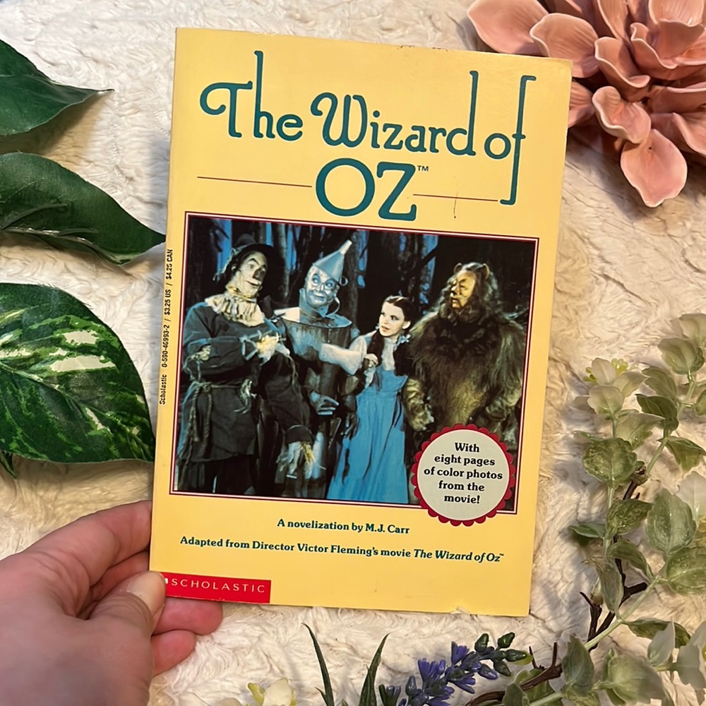 1993 Wizard Of Oz Book with Munchkin Signatures